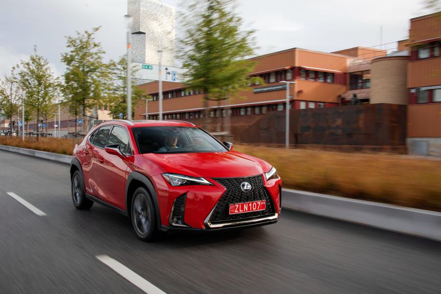  Lexus UX250h F-Sport 2018 года  (WW) (фото 29 из 46)